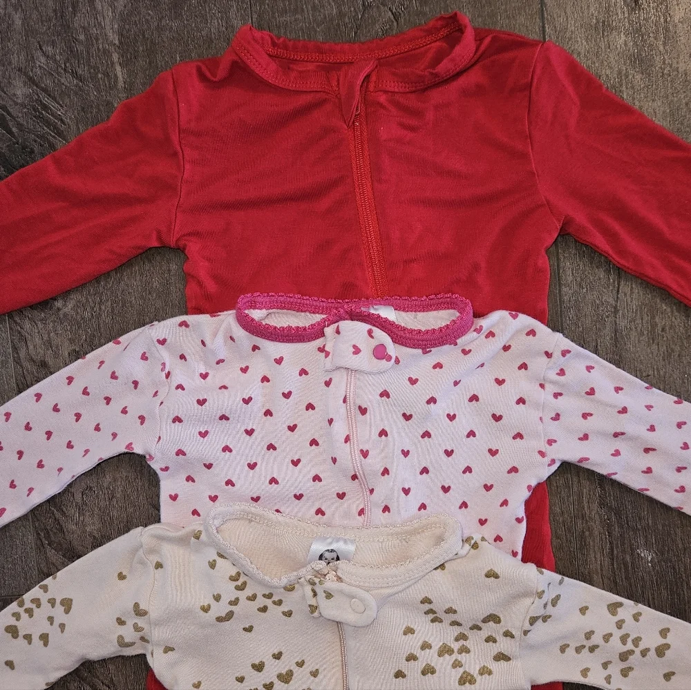 Girly Cozy Footie Pajamas 😴 18 Months - 6 Pieces - Picture 1 of 5